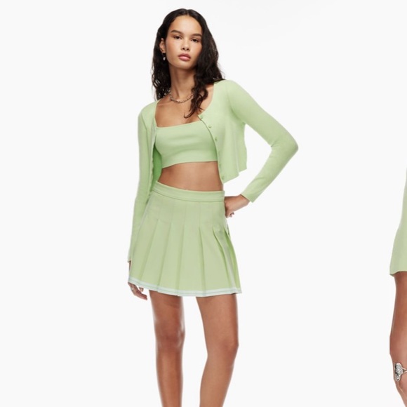 Sunday Best Pleated Skirt 💚 - Picture 2 of 2